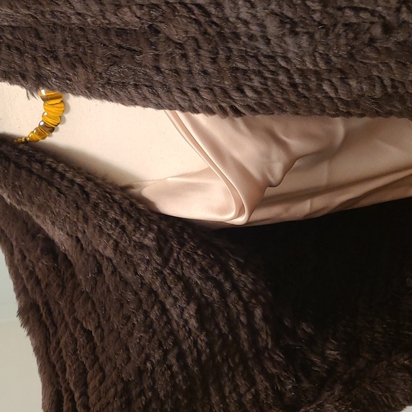 Real Rabbit Fur vest - Picture 4 of 9